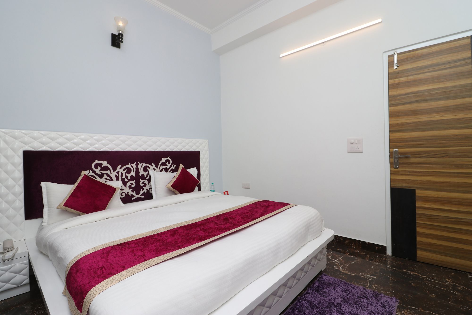 Oyo 10810 Sangvi Palace Велика Нойда Екстер'єр фото